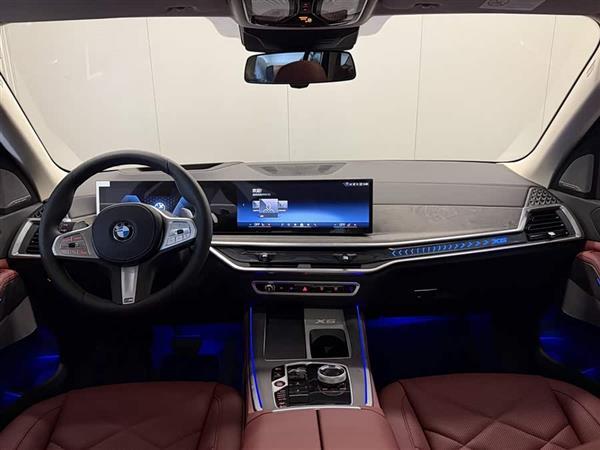 宝马X5 2023款 xDrive 30Li 尊享型M运动曜夜套装