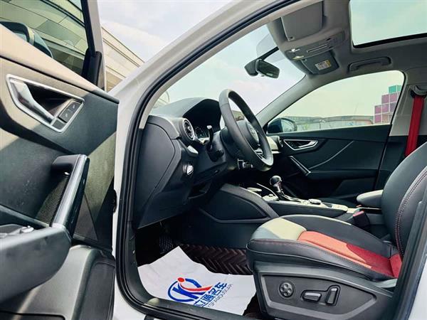 奥迪Q2L 2020款 35 TFSI 时尚动感型
