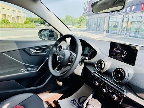 奥迪Q2L 2020款 35 TFSI 时尚动感型