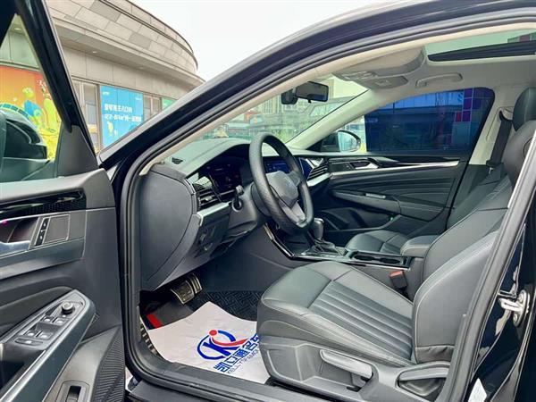 帕萨特 2022款 280TSI 商务版