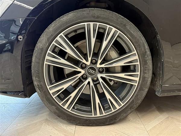 奥迪A6L 2022款 45 TFSI quattro 臻选动感型