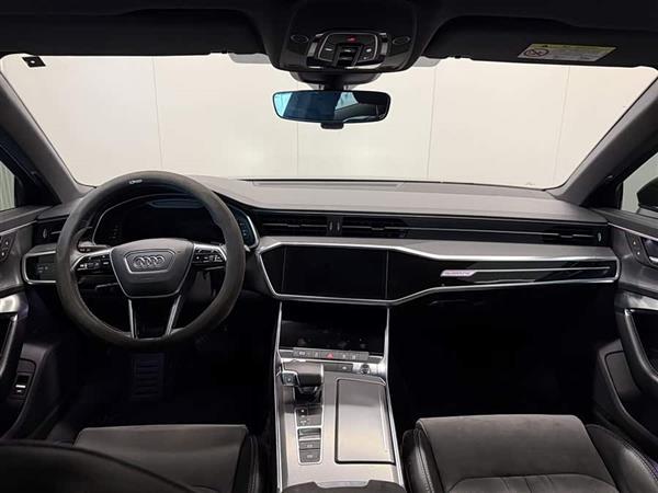 奥迪A6L 2022款 45 TFSI quattro 臻选动感型