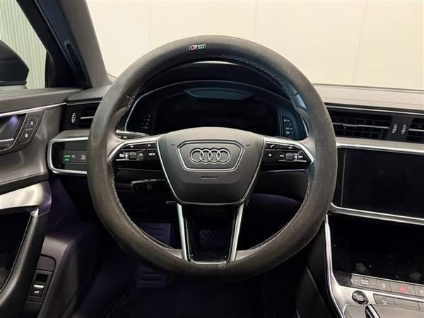 奥迪A6L 2022款 45 TFSI quattro 臻选动感型