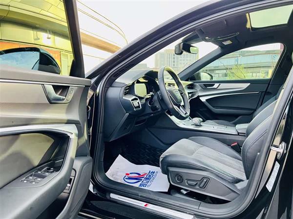 奥迪A6L 2022款 45 TFSI 臻选动感型
