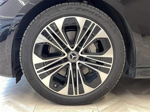 奔驰E级 2025款 改款 E 300 L 豪华型
