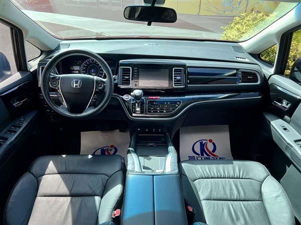 艾力绅 2019款 2.0L 混动豪华版