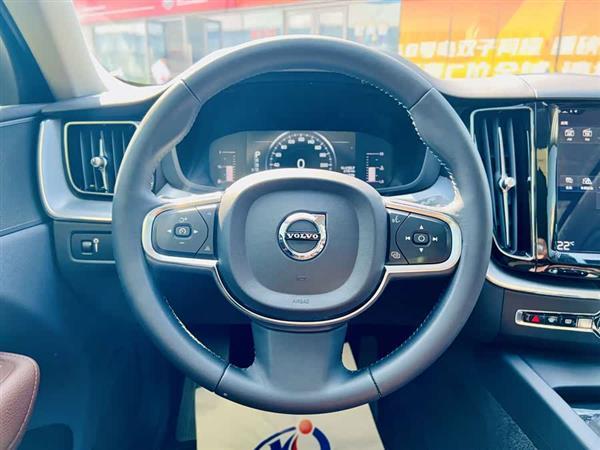沃尔沃XC60 2020款 T5 四驱智逸豪华版