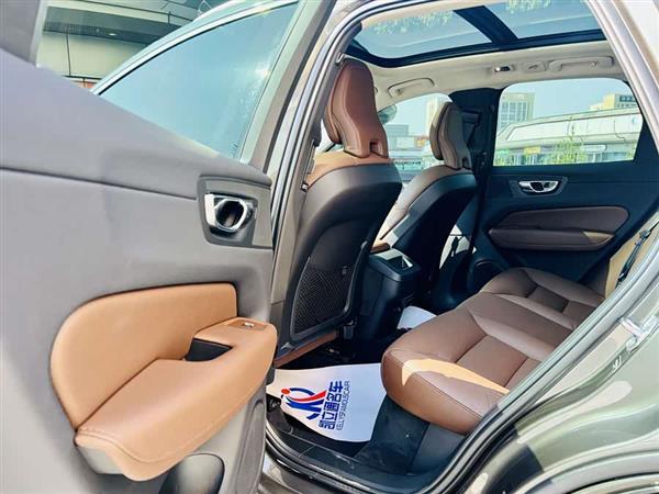 沃尔沃XC60 2020款 T5 四驱智逸豪华版