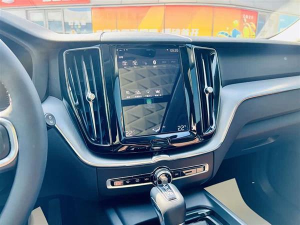 沃尔沃XC60 2020款 T5 四驱智逸豪华版