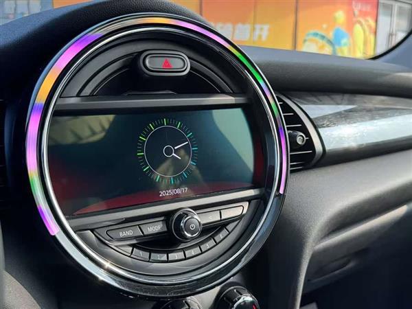 MINI 2019款 1.5T COOPER 艺术家