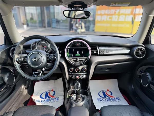 MINI 2019款 1.5T COOPER 艺术家