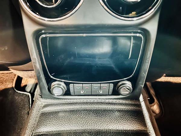捷豹XJ 2016款 XJL 3.0 SC 四驱全景商务版