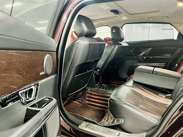 捷豹XJ 2016款 XJL 3.0 SC 四驱全景商务版