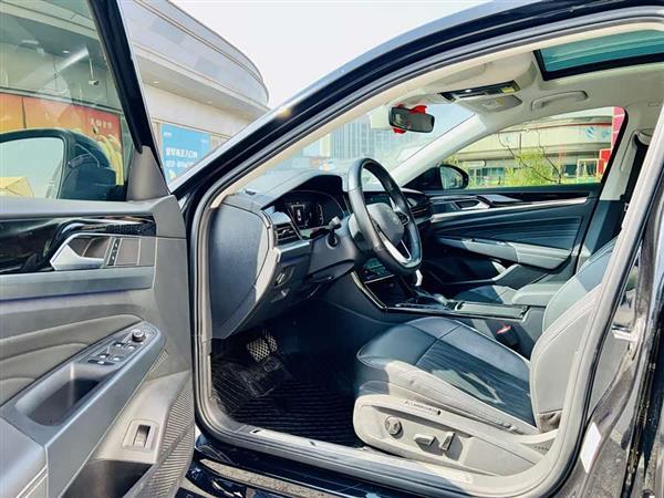 帕萨特 2023款 330TSI 豪华版