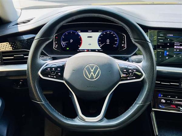 帕萨特 2023款 330TSI 豪华版