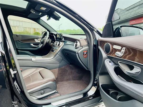 奔驰GLC 2020款 改款 GLC 300 L 4MATIC 动感型