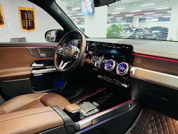 奔驰GLB 2021款 GLB 200 动感型
