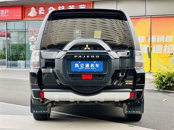 帕杰罗(进口)V97 2018款 3.8L 中东版