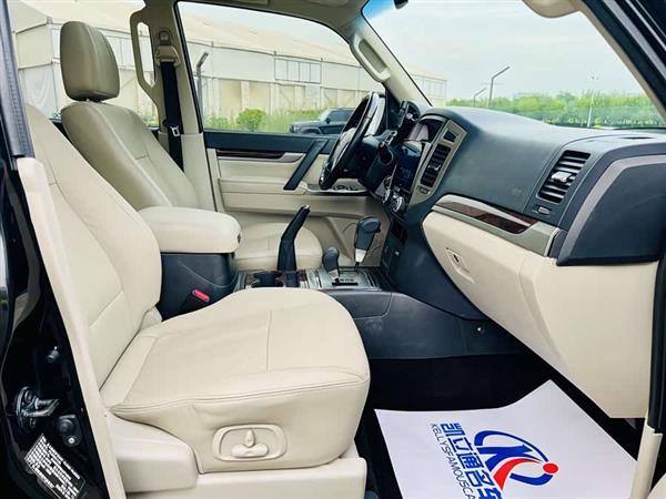 帕杰罗(进口)V97 2018款 3.8L 中东版