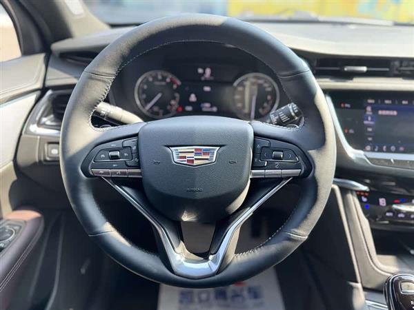凯迪拉克XT6 2022款 2.0T 六座四驱豪华型