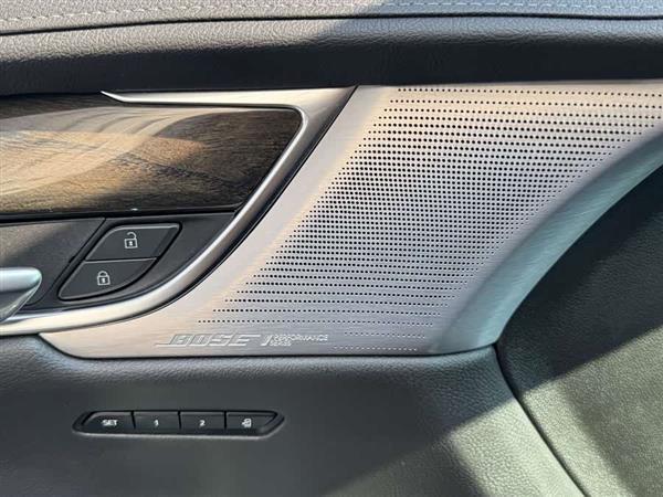 凯迪拉克XT6 2022款 2.0T 六座四驱豪华型