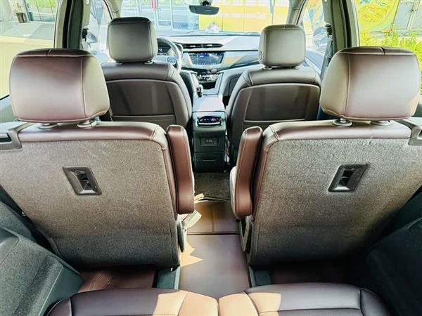 凯迪拉克XT6 2022款 2.0T 六座四驱豪华型