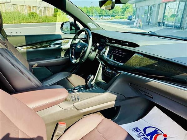 凯迪拉克XT6 2022款 2.0T 六座四驱豪华型