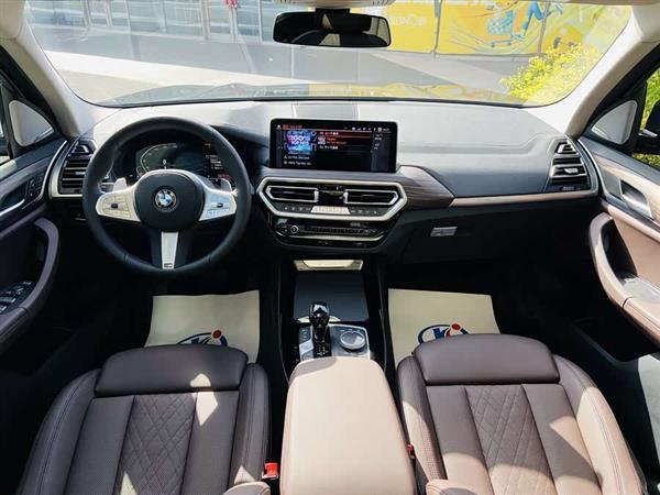 宝马X3 2023款 xDrive30i 领先型 M曜夜套装