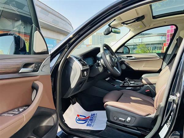 宝马X3 2023款 xDrive30i 领先型 M曜夜套装