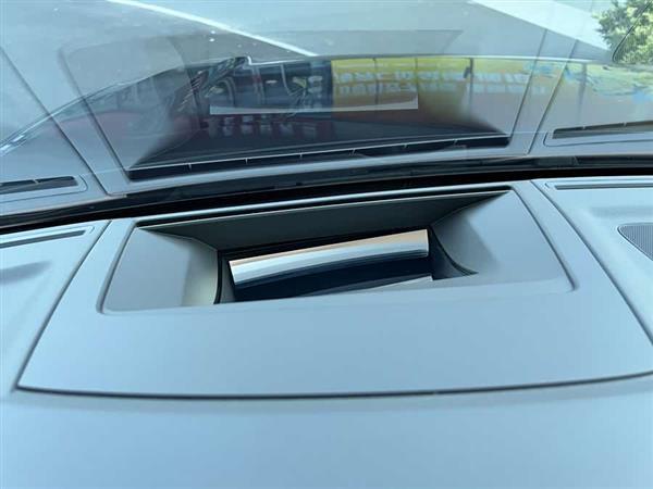 途锐 2022款 3.0TSI 锐享版 经典运动套装