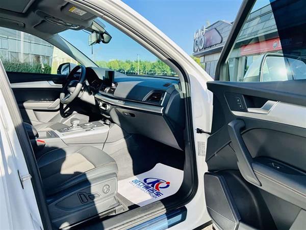 奥迪Q5L 2020款 40 TFSI 荣享进取型