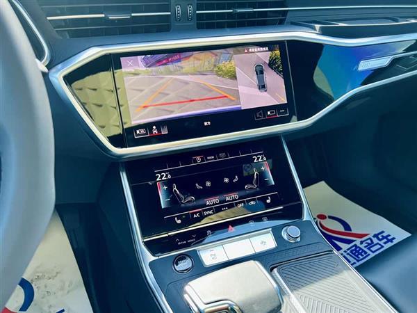 奥迪A6L 2025款 改款 45 TFSI 臻选动感型