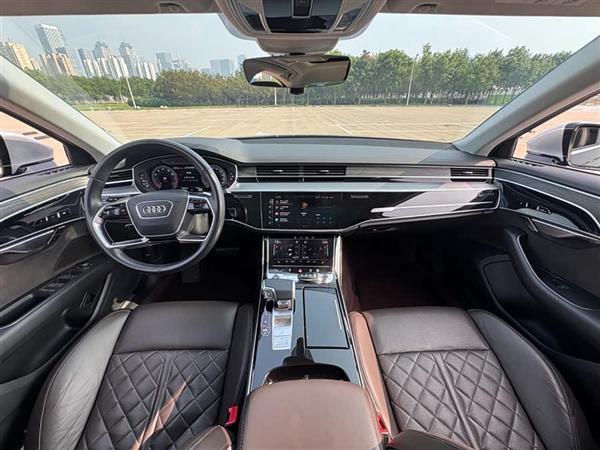 奥迪A8 2021款 A8L 50 TFSI quattro 舒适型