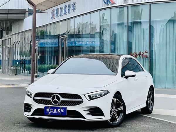 奔驰A级 2022款 改款二 A 200 L 运动轿车时尚型