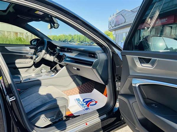 奥迪A6L 2023款 改款 45 TFSI 臻选动感型