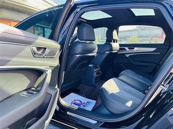 奥迪A6L 2023款 改款 45 TFSI 臻选动感型