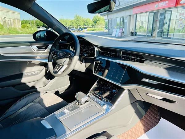 奥迪A6L 2023款 改款 45 TFSI 臻选动感型