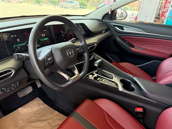 逸动 2021款 PLUS 蓝鲸NE 1.4T GDI DCT旗舰型