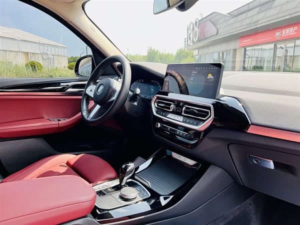 宝马X3 2022款 改款 xDrive25i M运动套装