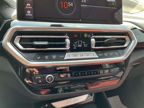 宝马X3 2022款 改款 xDrive25i M运动套装