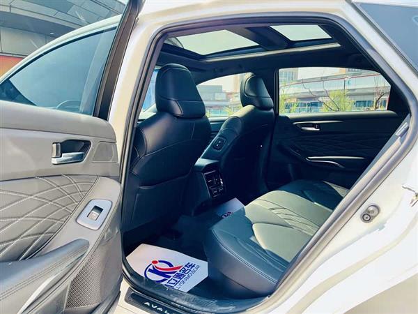 亚洲龙 2023款 双擎 2.5L XLE尊贵版