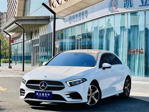 奔驰A级 2022款 改款二 A 200 L 运动轿车时尚型