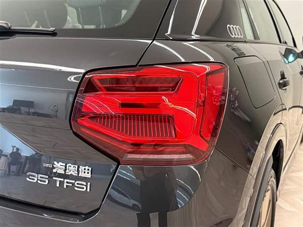奥迪Q2L 2025款 35TFSI 时尚动感型