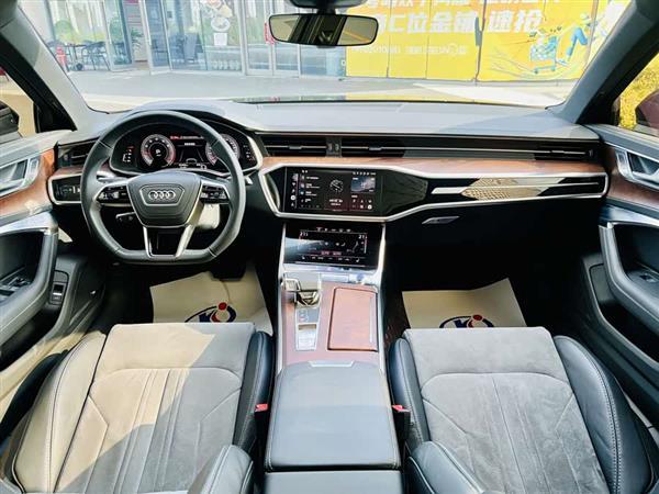 奥迪A6L 2023款 45 TFSI quattro 尊享动感型