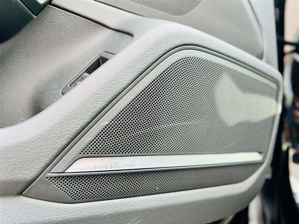 奥迪A6L 2023款 45 TFSI quattro 尊享动感型