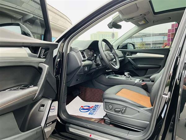 奥迪Q5L 2020款 改款 40 TFSI 荣享时尚型