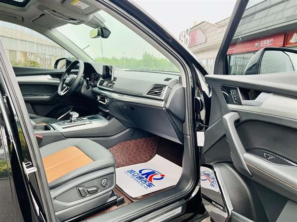 奥迪Q5L 2020款 改款 40 TFSI 荣享时尚型