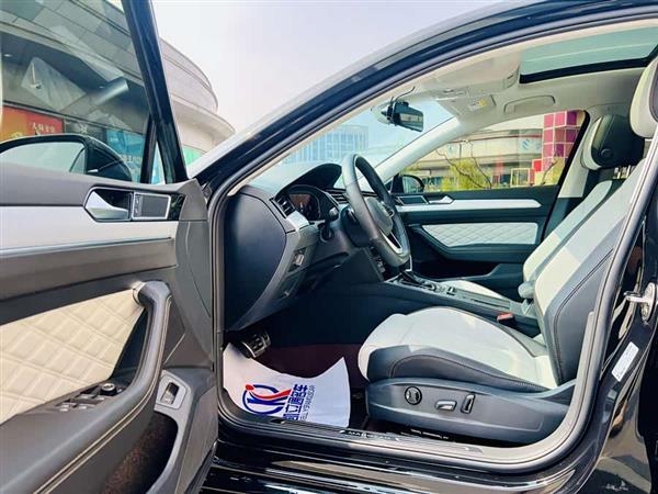 迈腾 2023款 200万辆纪念版 330TSI DSG豪华型