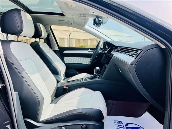 迈腾 2023款 200万辆纪念版 330TSI DSG豪华型