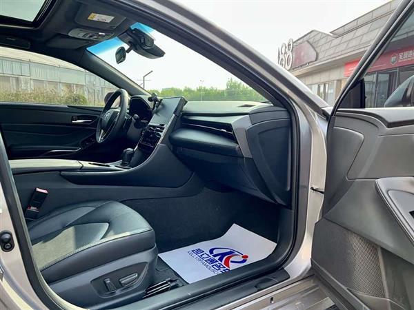 亚洲龙 2023款 2.5L 豪华版